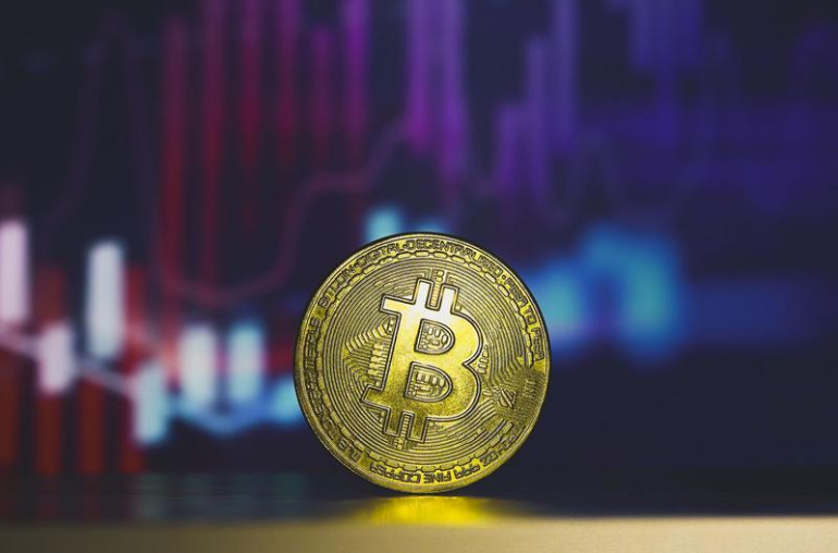 Harga Bitcoin Mencapai $73,000 Menjelang Hari Pemilu saat Investor Beralih ke ETF.