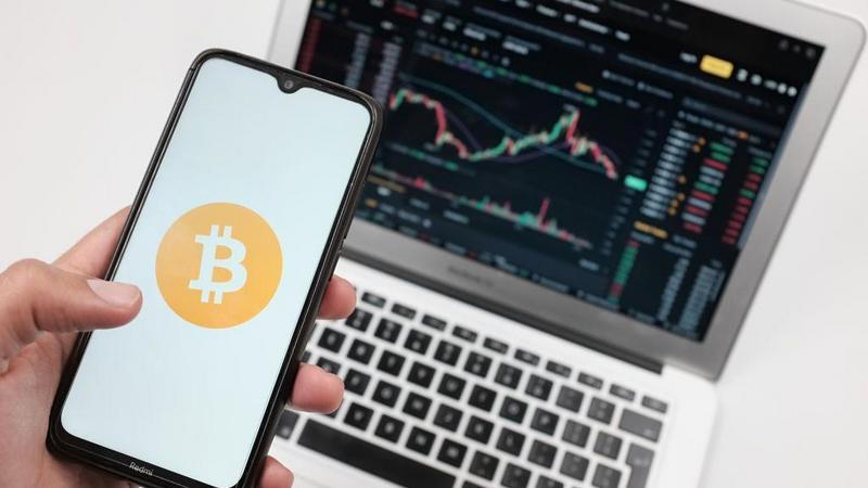 Peretas Bitcoin Diduga Mencari di Google 'Tanda-tanda FBI Sedang Mengincar Anda'.