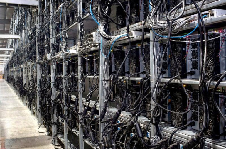 Penduduk Granbury Gugat Tambang Bitcoin Lokal akibat Polusi Kebisingan yang Mengancam Kesehatan.