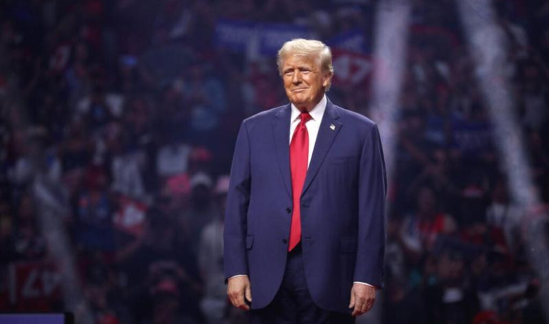 Trump Mendukung World Liberty Financial: Stablecoin yang Dipatok pada Dolar, Bukan Bitcoin, Adalah Cara Terbaik untuk 'Membuat Amerika Hebat'.