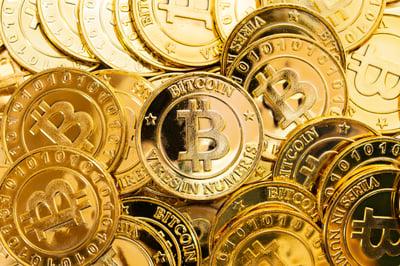 Mengapa Coinbase Melonjak Hampir 40% Minggu Ini @themotleyfool #saham $COIN $BTC $DOGE