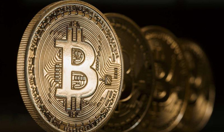 Bitcoin Sentuh Rekor Tertinggi di Atas $77K karena Optimisme Pemilihan Trump.